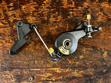 Charger l'image dans la galerie, 60 hp Mercury THROTTLE LEVER 42946T1 42882-C1 ROD 878174 CAM 828160A2 two stroke 1987-96 compat 50-90 hp
