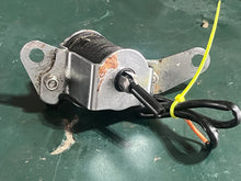 Charger l'image dans la galerie, DT 65 hp Suzuki CHOKE SOLENOID 38600-95555 two stroke 1985-1992