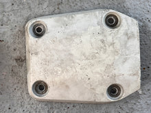 Charger l'image dans la galerie, 90 - 225 hp Johnson Evinrude 37773 0338741 lower engine mount covers v4 v6 TWO STROKE 1993-2000