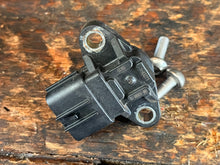 Cargar imagen en el visor de la galería, f 115 200 hp Yamaha map SENSOR 68F-83688-10-00 four stroke 2012-2025 some 75 90 150 175 hp compatibility
