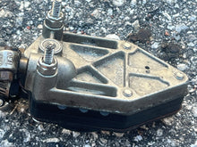 Load image into Gallery viewer, 140 hp Evinrude Johnson low pressure FUEL PUMP 438559 two stroke v4 1989