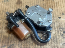 Cargar imagen en el visor de la galería, 90 hp Yamaha 692-24410-00-00 FUEL PUMP ASSY 1994-2005 two stroke 40-90hp FILTER ASSY 61N-24560-00-00