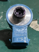 Cargar imagen en el visor de la galería, 135 150 175 HP Mercury Air injector Blue 883078A3 883078 8M6001743 two stroke DFI OPTIMAX
