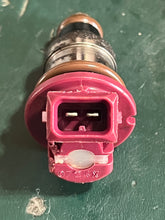 Load image into Gallery viewer, 225 200 hp Mercury OPTIMAX red FUEL INJECTOR 804528 8M0222157 two stroke TESTED some compatibility 75-225 hp
