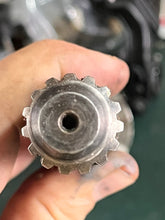 Charger l'image dans la galerie, SEI PROPELLER SHAFT FOR GEN I & II 68495 92-421-05 inboard sterndrive Replace Mercruiser 44-850308 / 44-824110 also Mercury Outboard 70-125 hp 3 & 4 cylinder inline engine compatibility