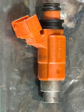 Cargar imagen en el visor de la galería, 4 tested for customer sep2025——-DF 115 140 hp Suzuki FUEL INJECTOR genuine 15710-65D00 Four Stroke 2002-2012 some compatibili