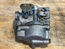 Cargar imagen en el visor de la galería, 70 hp Johnson Evinrude 313355 d2 d1 CARBURETOR w linkages, choke solenoid & plunger TWO STROKE oem 0393546 0393547 CARBURETOR with linkages two stroke 1978-88