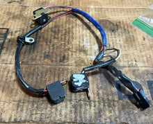 Charger l'image dans la galerie, DF 40 50 hp Evinrude Suzuki 5031464 CKP SENSOR ASSY 32150-87J00 four stroke 1999-2002