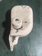 Charger l'image dans la galerie, 150 200 225 Johnson Evinrude POWER TRIM RESERVOIR & CAP 0435341 0769504 Two Stroke some 60-250 hp compatibility