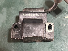 Charger l'image dans la galerie, 70 hp BRP Johnson Evinrude 582508 Ignition Coil two stroke 1985-2006 Carbureted 18-5179 9-23107 183-2508 compatible 25 40 50