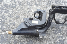 Charger l'image dans la galerie, 6 5 8 hp Johnson Evinrude 0440169 STEERING BRACKET & 0336156 ARM 1992-2004 two stroke 0335892 stern bracket strd 0335891 port