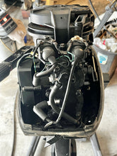 Load image into Gallery viewer, 1999 8 hp Mercury 15” short shaft running tiller OUTBOARD two stroke Pull-start