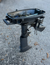 Cargar imagen en el visor de la galería, 4 hp Yamaha 6E0-45111-02-EK UPPER CASING midsection 4MSHR 1993 ‘88-93 TWO STROKE clamps 6E0-43111-01-EK 6E0-43112-01-EK