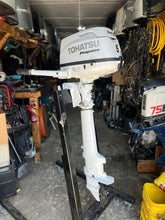 Cargar imagen en el visor de la galería, MFS 5 hp Tohatsu propane powered outboard motor with 30” lower unit Four Stroke MFSSCLPG