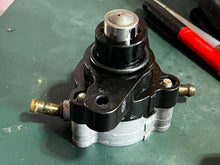 Cargar imagen en el visor de la galería, sold local feb2026——F 115 100 90 80 hp Yamaha four stroke fuel pump