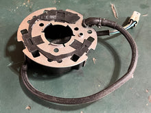 Charger l'image dans la galerie, BF 50 40 hp Honda 30400-ZV5-003 PULSER COIL ASSY 1997-2007+ four stroke