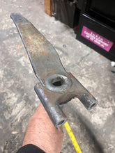 Cargar imagen en el visor de la galería, 115 130 150 175 200 225 hp Yamaha LONG 20” STEERING BRACKET ARM 6E5-42510-03-EK Two Stroke 1987-1993