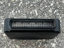 Load image into Gallery viewer, DF 70 60 hp Suzuki ecu ENGINE CONTROL UNIT 33920-99E30 2001 1998-2008 four stroke SUPERSEDED 33920-99E84 33920-99E82 33920-99