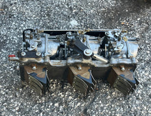 Charger l'image dans la galerie, 90 75 hp Yamaha 6H1-14301-15-00 CARBURETOR set 14302 14303, 6H1-13641-02-94 MANIFOLD, 688-13610-00-00 REED VALVE two stroke 1