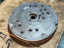 Charger l'image dans la galerie, 8 9.9 hp Johnson Evinrude 582430 FLYWHEEL electric start 0582430 two stroke 1978-1992