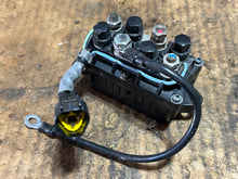 Charger l'image dans la galerie, 250 hp Yamaha 61A-81950-00-00 61A-81950-01-00 POWER trim RELAY ASSY 3-pin connector Two Stroke OEM 60 - 250 hp