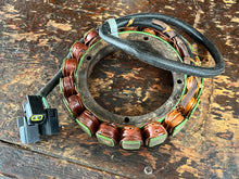 Charger l'image dans la galerie, 300 250 225 200 hp Yamaha HPDI STATOR 60V-81410-01-00 60V-81410-02-00 three connector Two Stroke 2000-2004 2005-2009 outboard