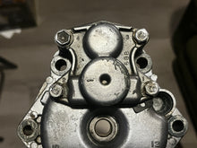Load image into Gallery viewer, 2 left for dealer pickup jan2026——90 hp Yamaha CYLINDER HEAD 1 6H1-11111-01-94 COVER 688-11191-00-9M two stroke 1984-2001 som