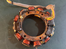 Cargar imagen en el visor de la galería, 150 175 hp Johnson Evinrude 0584981 584981 STATOR ASSY 60 degree ois ignition OEM two stroke outboard motors electrical 1991-