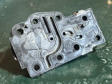 Load image into Gallery viewer, 6 5 hp Evinrude 5000487 CARBURETOR COVER 1998-2000 FOUR STROKE