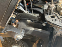 Charger l'image dans la galerie, 150 HP Mercury Verado 895305T01 DRIVESHFT HOUSING 896689A01 ADAPTER PLATE 135 hp - 200 hp