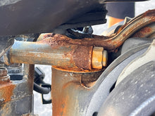 Load image into Gallery viewer, f 115 hp Yamaha BOTTOM COWLING 6EK-42710-00-00 25.3” UPPER CASING MIDSECTION SWIVEL CLAMPS Four Stroke 2014-2018