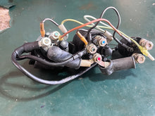 Cargar imagen en el visor de la galería, f 90 hp Yamaha STARTER RELAY 6G1-8194A-10-00 TRIM RELAYS 6E5-8195B-01-00 6E5-8195C-01-00 four stroke 2003-2004 some 80 100 hp