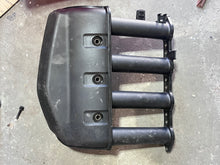 Cargar imagen en el visor de la galería, f 90 75 hp Yamaha INTAKE SILENCER 67F-14440-00-00 four stroke 1999-2004 some 80 100 hp