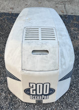 Cargar imagen en el visor de la galería, 200 225 250 hp Johnson Evinrude ENGINE COVER 5001384 0284443 Ocean Runner TWO STROKE