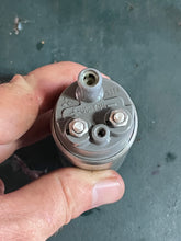 Charger l'image dans la galerie, f 225 200 hp Yamaha 69J-13907-01-00 vst FUEL PUMP COMP interior FOUR STROKE genuine 69J-00 69J-02 69J-03 69J-04 69J-05 69J-06