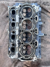 Cargar imagen en el visor de la galería, F 90 75 hp CYLINDER HEAD ASSY 67F-11110-10-94 Four Stroke 2003 also 80 100 hp 2002-2003