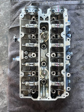 Cargar imagen en el visor de la galería, F 90 75 hp CYLINDER HEAD ASSY 67F-11110-10-94 Four Stroke 2003 also 80 100 hp 2002-2003