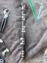 Cargar imagen en el visor de la galería, F 90 75 hp CYLINDER HEAD ASSY 67F-11110-10-94 Four Stroke 2003 also 80 100 hp 2002-2003