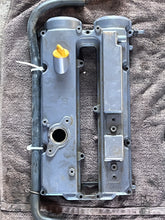 Load image into Gallery viewer, F 90 75 hp Yamaha CYLINDER HEAD COVER 68V-11191-00-1S four stroke 2003-04 some 80 100 hp and f 115 hp 2000-2008