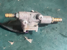 Charger l'image dans la galerie, 100 115 150 200 225 hp Yamaha FUEL METER SENDER UNIT 6Y5-85752-02-00 Two Stroke 2000-2006 superseded 90891-40351-00 6Y5-85752-00-00 some 175 300 hp
