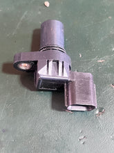 Cargar imagen en el visor de la galería, f 250 hp Yamaha CAM POSITION SENSOR 6P2-85896-00-00 Four Stroke compatible some 150-300 2014-up