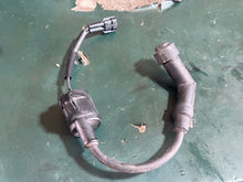 Charger l'image dans la galerie, f 40 30 hp Mercury Yamaha IGNITION COIL f6t530 858942T1 67C-85570-00-00 PLUG CAP 6G8-82370-30-00 2000-2008 Four Stroke YAMAMERC