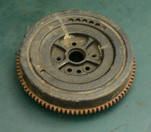 Load image into Gallery viewer, 150 175 hp Johnson Evinrude flywheel 513845 0513845 584350 60 degree motor, two stroke 1991-2006