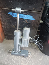 Load image into Gallery viewer, 40 50 yamaha 2 stroke single ram trim assy clean up and down wo leaks