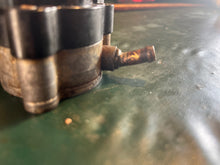 Cargar imagen en el visor de la galería, sold local feb2026——F 115 100 90 80 hp Yamaha four stroke fuel pump