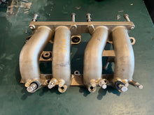 Load image into Gallery viewer, f 115 Yamaha 68V-13641-00-94 MANIFOLD 1 four stroke 115 hp intake