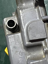 Cargar imagen en el visor de la galería, f 80 100 hp Yamaha 67F-11191-01-1S Cylinder Head Cover Rocker Cover 90 75 hp Mercury 804118T2 Four Stroke