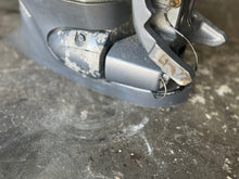 Cargar imagen en el visor de la galería, f 115 hp Yamaha 20” midsection 68V-45111-30-8D UPPER CASING, 68V-43111-01-8D CLAMP BRACKETS 68V-43112-01-8D 64E-43311-20-8D S