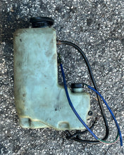 Charger l'image dans la galerie, 90 hp YAMAHA OIL TANK COMP 6H1-21707-07-00, 6H1-85720-01-00 OIL LeVeL GAUGE two stroke 1994-2005 (oil reservoir)