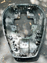 Load image into Gallery viewer, 1988 115 hp Yamaha 6E5-W4271-41-EK bottom cowl TWO STROKE nla